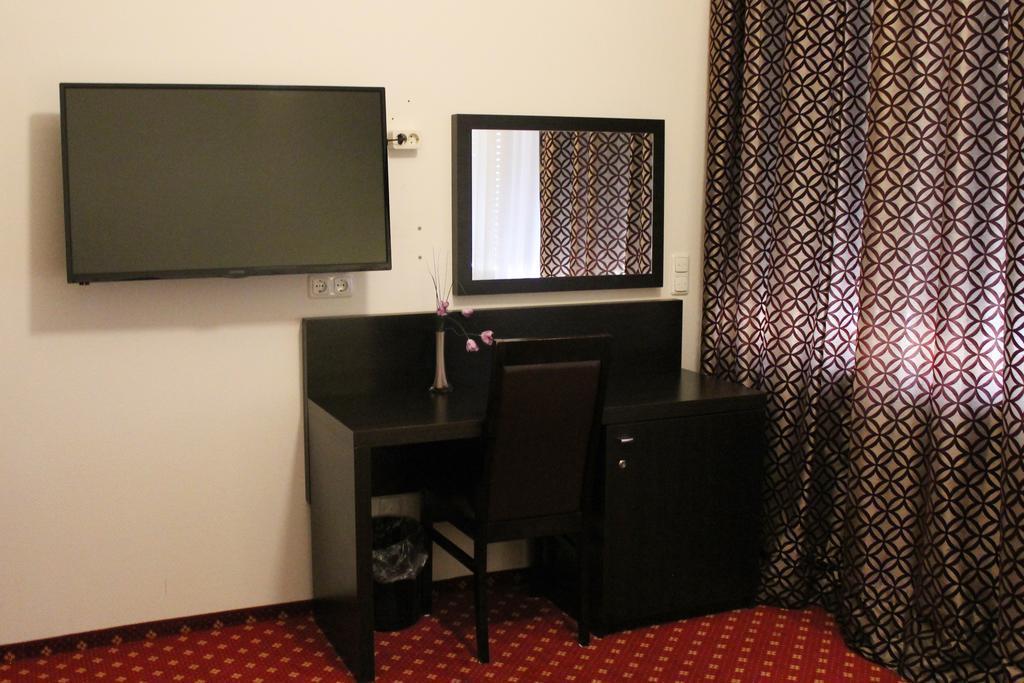 Aariana Hotel Оффенбах Экстерьер фото