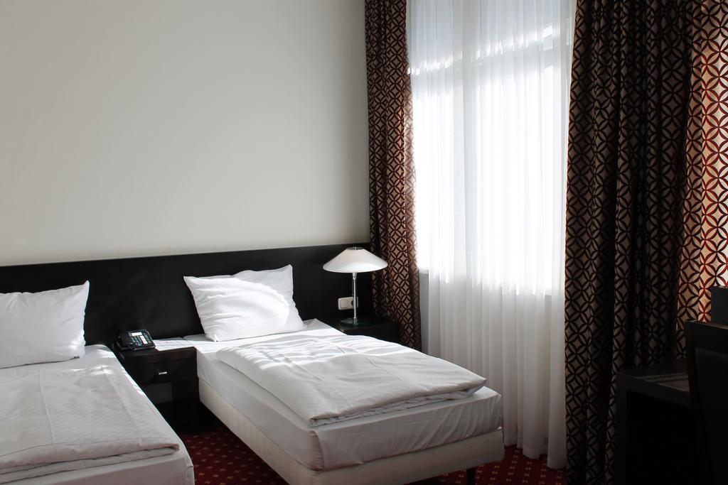 Aariana Hotel Оффенбах Экстерьер фото