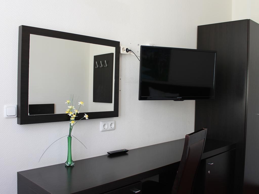 Aariana Hotel Оффенбах Экстерьер фото
